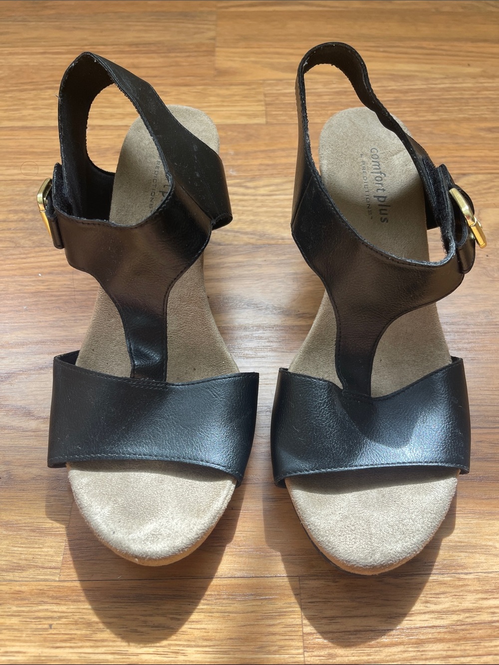 Comfort plus by Predictions Black Leather Wedge 2 inch Sandals with Gold Buckle